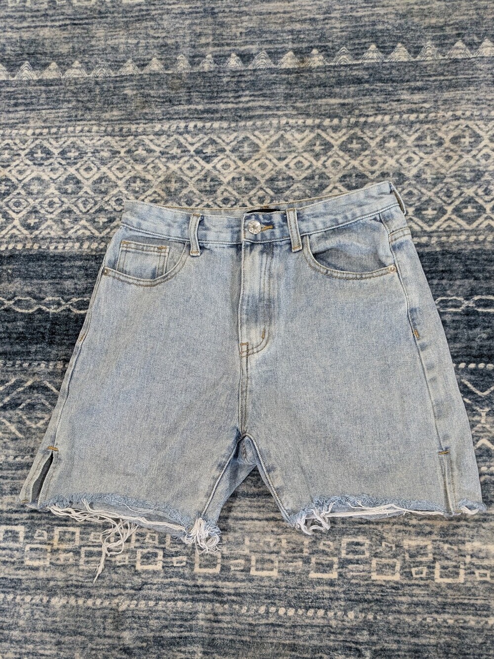 PrettyLittleThing Light Wash Denim Cutoff Shorts
